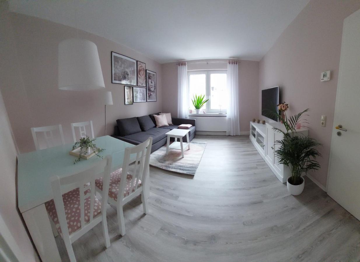 Helles Modern Eingerichtetes Apartment Halle  Exterior photo